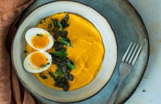 Purée butternut-patate douce et œuf mollet